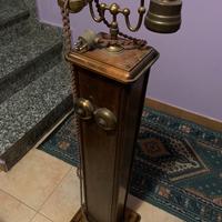 Telefono a colonna