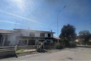 Immobile in asta di 186 m² con box auto doppio a C
