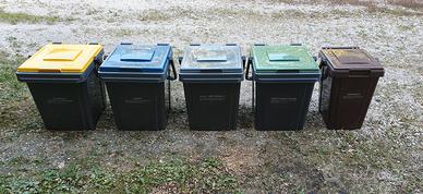 Bidoni spazzatura raccolta differenziata