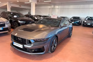 Ford Mustang Fastback DARK HORSE 5.0 V8 453 CV 6mt