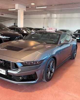 Ford Mustang Fastback DARK HORSE 5.0 V8 453 CV 6mt