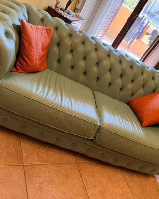 Coppia divani chesterfield