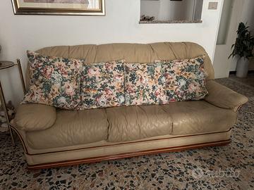 Divano 3 Posti in Pelle con Base in Legno Massello