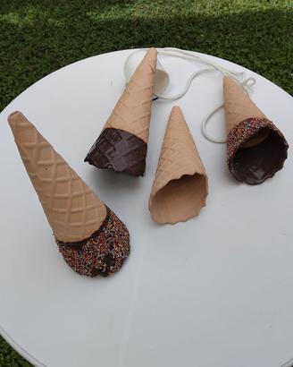 LAMPADA IN CERAMICA A FORMA DI CONO GELATO
