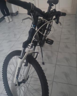 B'Twin Rockrider 340