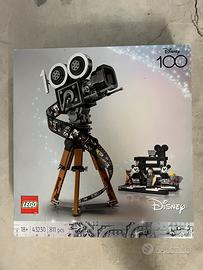 Lego Disney 100-Videocamera omaggio a Walt Disney