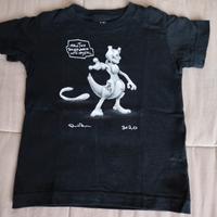 T-shirt Uniqlo 
Daniel Arsham Pokémon 
Mew Two