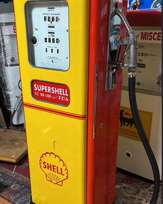 Distributore benzina pompa benzina