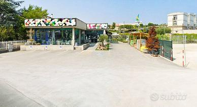 Immobile di 750 m² con 3 locali a Porto San Giorgi