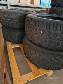 Gomme invernali 245 45 18