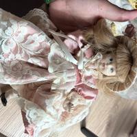 Bambola di porcellana da collezione