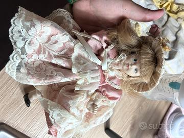 Bambola di porcellana da collezione