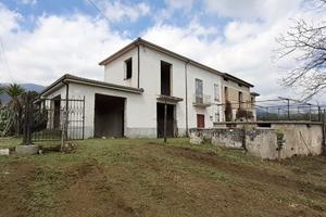 PORZIONE DI MASSERIA A RUSTICO