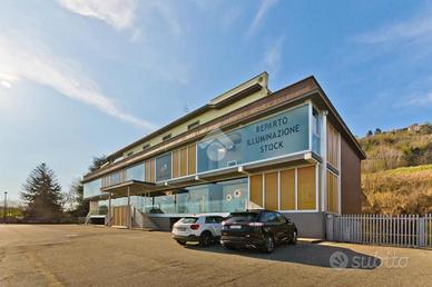 NEGOZIO A SANTA VITTORIA D'ALBA