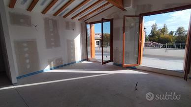 Biassono quadrilocale ultimo piano, terrazzo 60mq