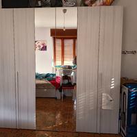 Camera matrimoniale con letto contenitore 