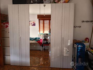 Camera matrimoniale con letto contenitore 