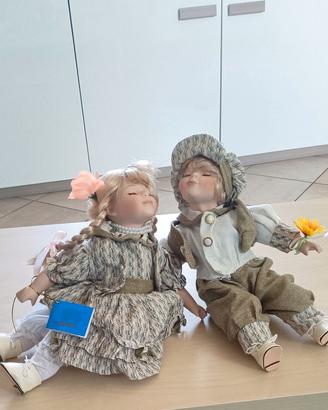 Porcelain kissing dolls for collection