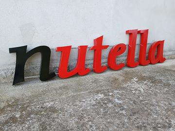 Insegna Nutella
