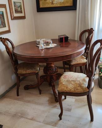 Tavolo rotondo con 4 sedie