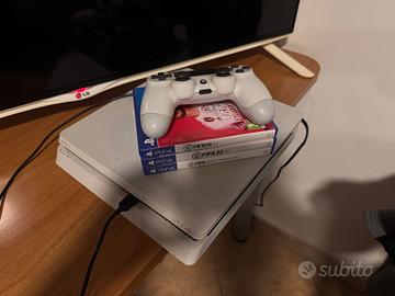 PlayStation 4 slim white edition
