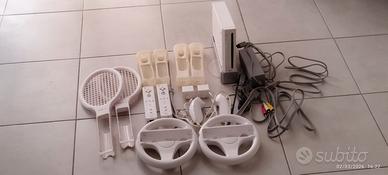 Wii bianca con accessori 