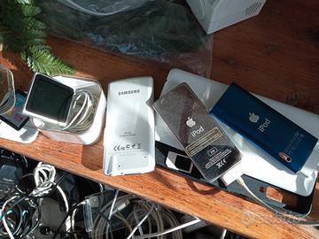 lettore tre iPod e un Samsung 