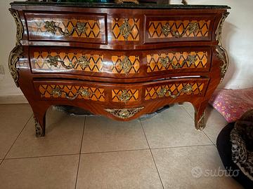 MOBILE IN LEGNO 