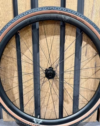 Cerchi carbonio gravel Velomann Terbium