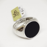 Anello uomo in argento con onice nero piatto tondo