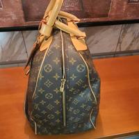 Borsa borsone viaggio modello Evasion di Vuitton