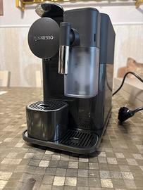 Macchina caffè Nespresso lattissima one