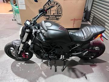 Benelli 502 C cruiser