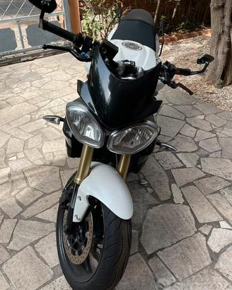 Triumph Street Triple 675 bianca