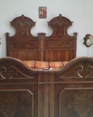 Letto antico del 700  in noce