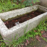 Vasca/abbeveratoio rustico in pietra-cemento 