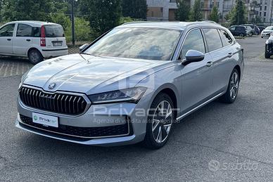SKODA Superb 2.0 TDI DSG Wagon Style