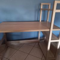 scrivania , tavolo da lavoro in legno 