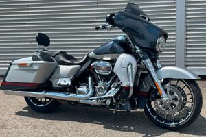 Harley-davidson CVO Street Glide 117 FLHXSE