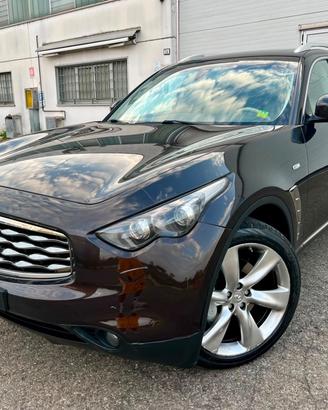 Infiniti FX FX30d S Premium 3.0d 2011 142.000km pe