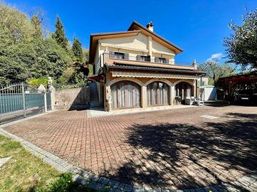 VILLA SINGOLA A CAPRINO VERONESE