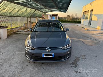 VOLKSWAGEN GOLF 8 Style 1.5 metano 2021
