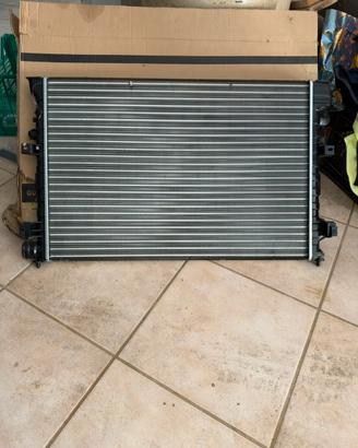 Radiatore auto nuovo