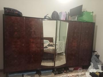 Armadio a 6 ante in radica con specchio centrale