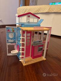 Casa di barbie portatile