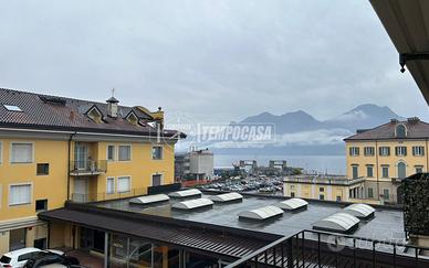 TRILOCALE IN CENTRO A INTRA CON VISTA LAGO E BOX!