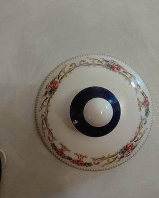 Antico vaso Fiorentine in porcellana decorata