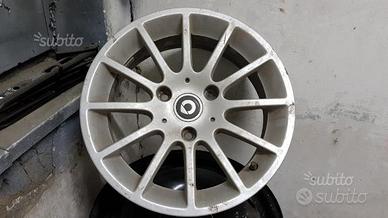 Disponibile 2 cerchi posteriore smart restailing