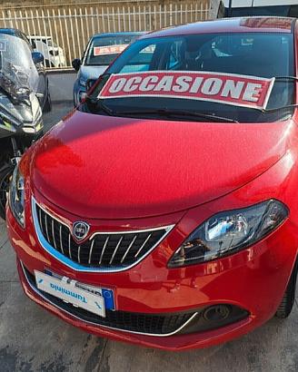 Lancia Ypsilon 1.0 FireFly Hybrid Ecochic Silver 1
