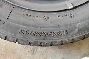 Cerchi gommati raggio  185/65 r 15 88T